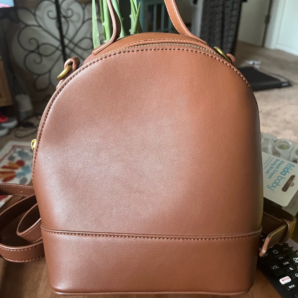 Levenger Small Leather Backpack - image 2